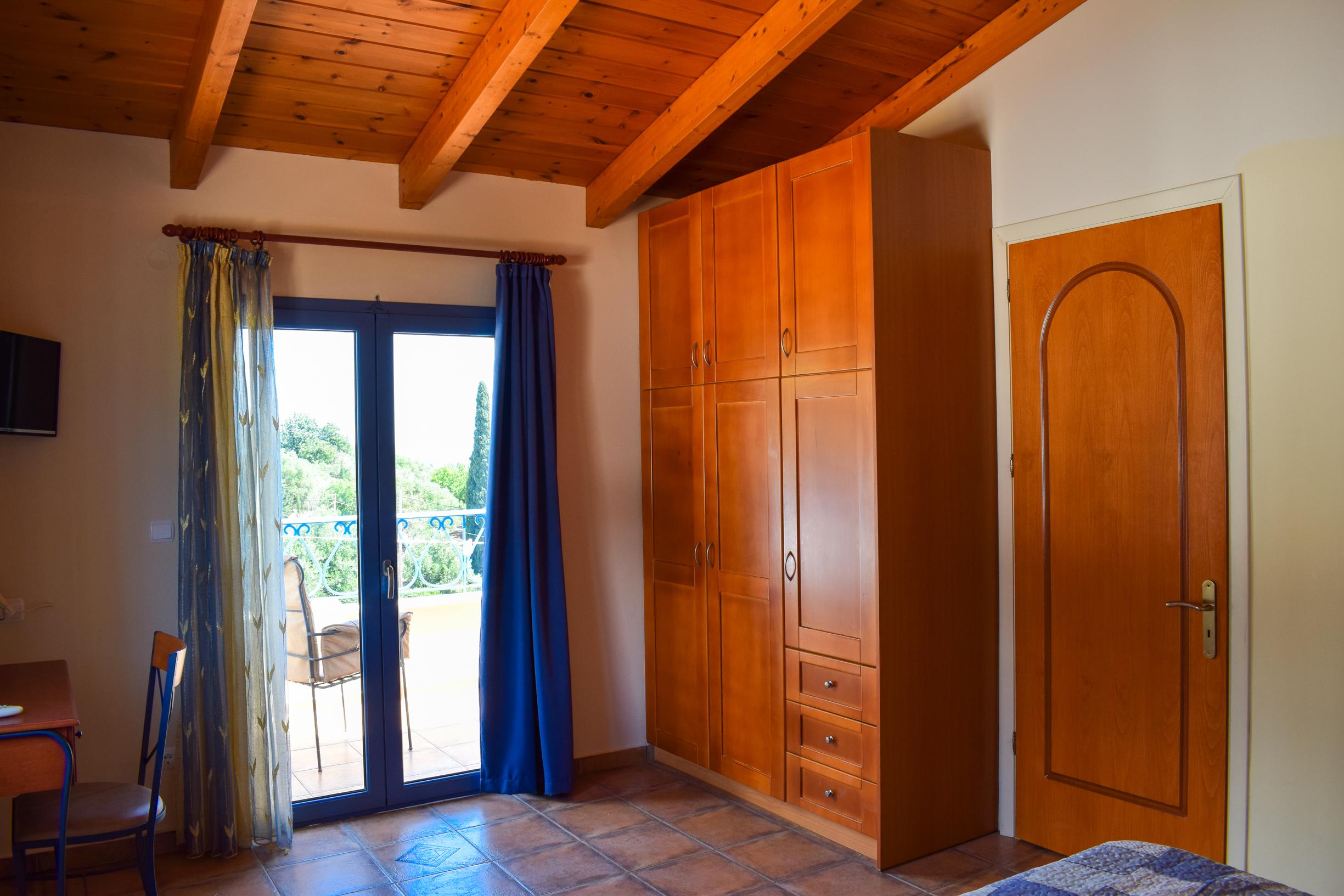Hotel de apartamente Diana Mousata